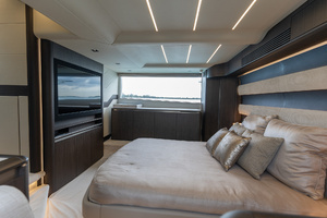 2025 Galeon 560 FLY thumbnail 47
