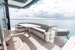 2025 Galeon 560 FLY thumbnail 21