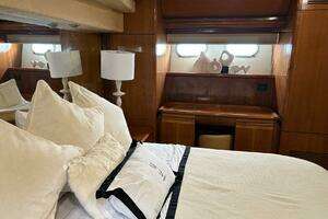 1999 Ferretti Yachts 80 RPH thumbnail 15