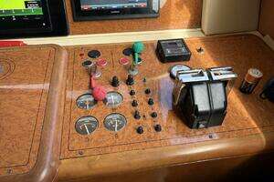 1999 Ferretti Yachts 80 RPH thumbnail 12