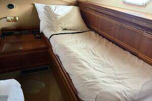 1999 Ferretti Yachts 80 RPH thumbnail 18