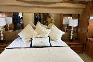 1999 Ferretti Yachts 80 RPH thumbnail 14