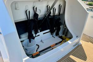 40FT (12.4M) TIARA YACHTS