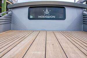 2016 Hodgdon Yachts Venetian Limo thumbnail 9