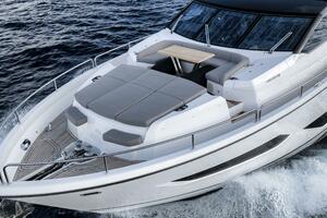 DOLCE FAR NIENTE Worth Avenue Yachts