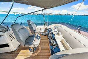 2014 Princess Y72 thumbnail 100