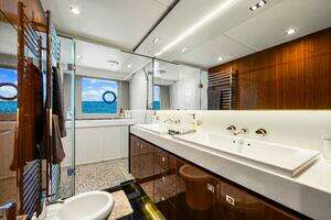 2014 Princess Y72 thumbnail 140