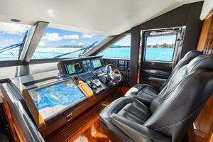 2014 Princess Y72 thumbnail 131