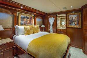 2001 Trinity Yachts Tri-Deck MY thumbnail 14