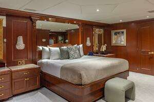 2001 Trinity Yachts Tri-Deck MY thumbnail 8