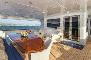 2001 Trinity Yachts Tri-Deck MY thumbnail 33