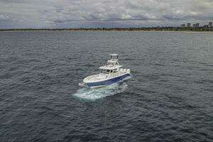 2015 Everglades 435 Center Console thumbnail 2