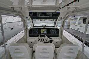 2015 Everglades 435 Center Console thumbnail 8