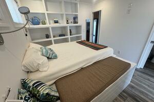 52ft Harbor Home Yacht For Sale