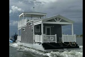 52ft Harbor Home Yacht For Sale