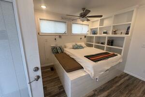 52ft Harbor Home Yacht For Sale