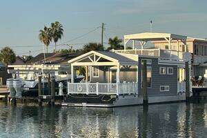 2019 Harbor Home Cozy Cottage 52' x 16' Tiny Boat thumbnail 6