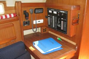 Yachtt 36ft Hunter Yacht For Sale