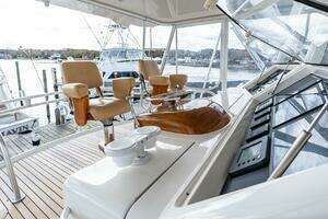 2007 Viking 64 Convertible thumbnail 21