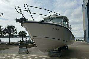 2016 Boston Whaler 315 Conquest thumbnail 4