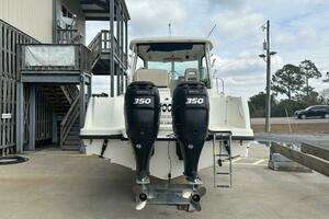 2016 Boston Whaler 315 Conquest thumbnail 7