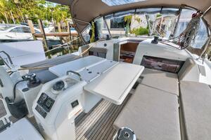 2021 Jeanneau 440 thumbnail 9