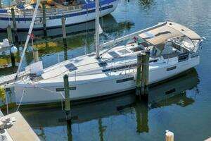 2021 Jeanneau 440 thumbnail 1