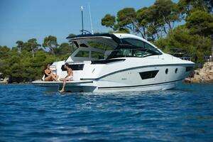 2019 Beneteau Gran Turismo 40 thumbnail 3