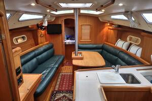 VELELLA 35ft Hunter Yacht For Sale