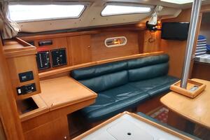 VELELLA 35ft Hunter Yacht For Sale
