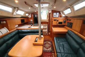 VELELLA 35ft Hunter Yacht For Sale
