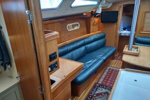 VELELLA 35ft Hunter Yacht For Sale