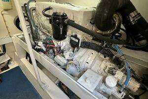 2007 Luhrs 41 Hardtop Express thumbnail 27
