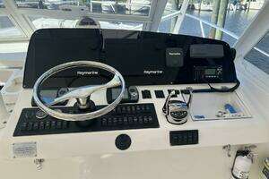 2007 Luhrs 41 Hardtop Express thumbnail 17