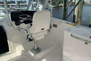 2007 Luhrs 41 Hardtop Express thumbnail 19