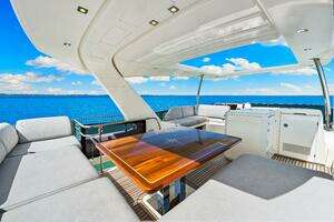 2019 Prestige 630 Flybridge thumbnail 13