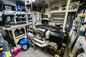 2019 Prestige 630 Flybridge - Engine Room