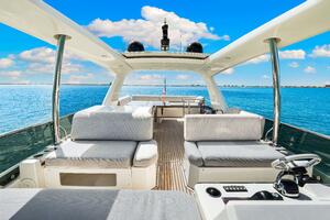 2019 Prestige 630 Flybridge - Flybridge Helm