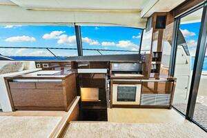 2019 Prestige 630 Flybridge thumbnail 31