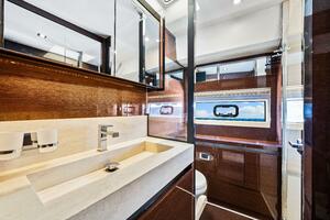 2019 Prestige 630 Flybridge - Head