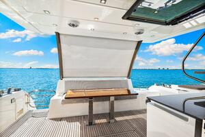 2019 Prestige 630 Flybridge - 2019 Prestige 630 Flybridge - Stern Seating
