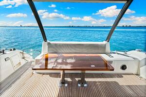 2019 Prestige 630 Flybridge - 2019 Prestige 630 Flybridge - Stern Seating