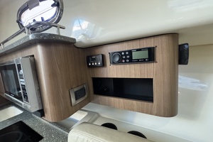 28ft Boston Whaler Yacht For Sale