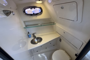 28ft Boston Whaler Yacht For Sale
