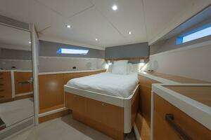 2012 Lazzara Yachts thumbnail 22