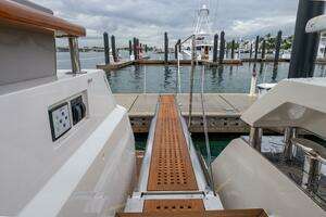 2012 Lazzara Yachts thumbnail 48