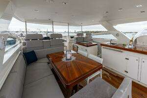 2012 Lazzara Yachts thumbnail 32