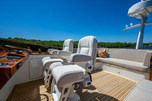 2021 Hinckley Talaria 55 Flybridge MKII thumbnail 13