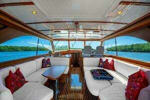 2021 Hinckley Talaria 55 Flybridge MKII thumbnail 28