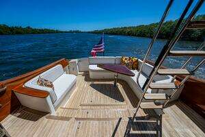 2021 Hinckley Talaria 55 Flybridge MKII thumbnail 7